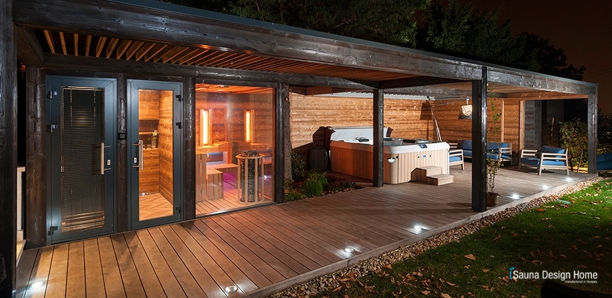 Outdoor sauna with hot tub